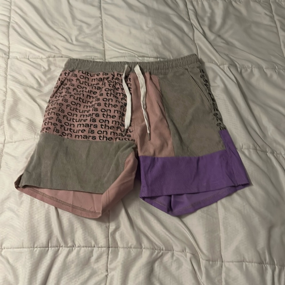 Men’s Size Small Colorful Designer Future is on Mars Shorts